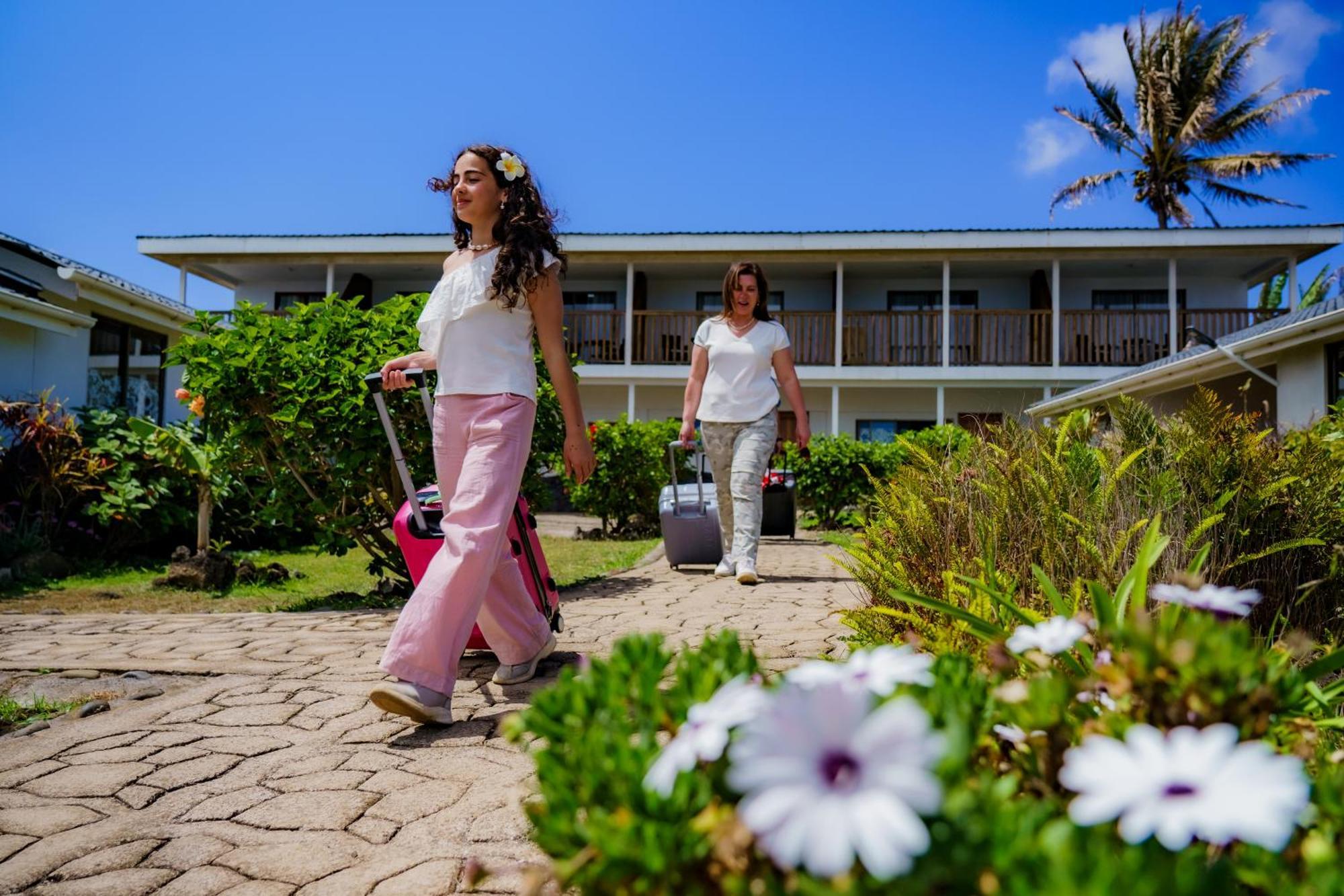 Matariki Sunset Apart Hotel Hanga Roa Exterior photo